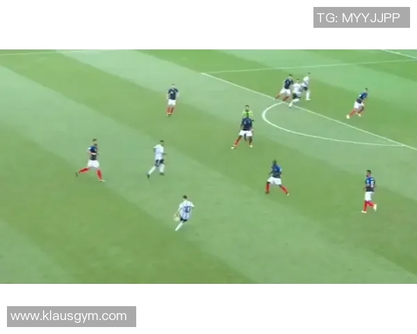 探索方足球的魅力与多样性，展现其在运动与文化中的独特地位与影响力