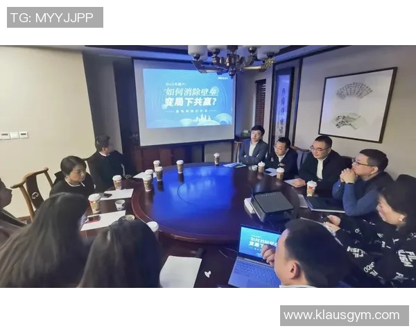 成都篮球队灵活性分析与战术创新的深度探讨 成都篮球队灵活性分析与战术创新的深度探讨