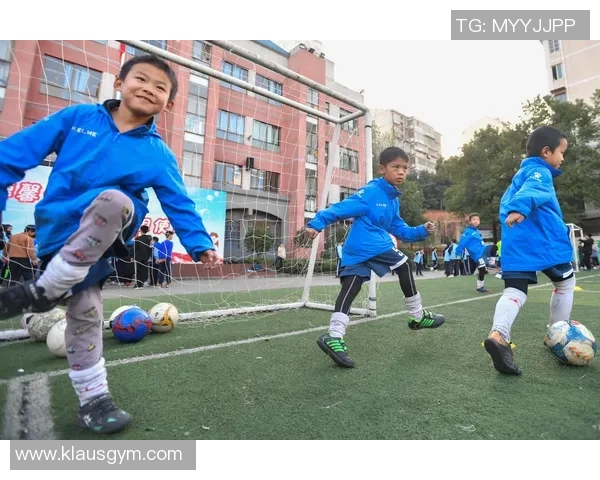 探索kb足球的魅力与发展潜力,助力青少年足球梦想的实现与成长 探索kb足球的魅力与发展潜力,助力青少年足球梦想的实现与成长