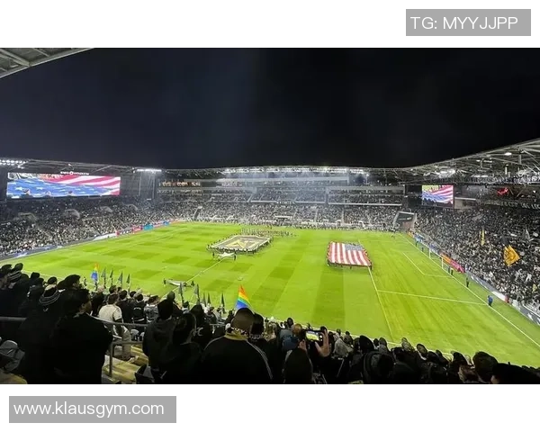 足球叙述：从绿茵场上的激情到球迷心中的梦想与信仰